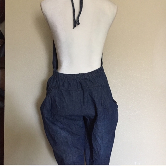 Will be donating soon! Backless capris romper - Picture 3 of 4